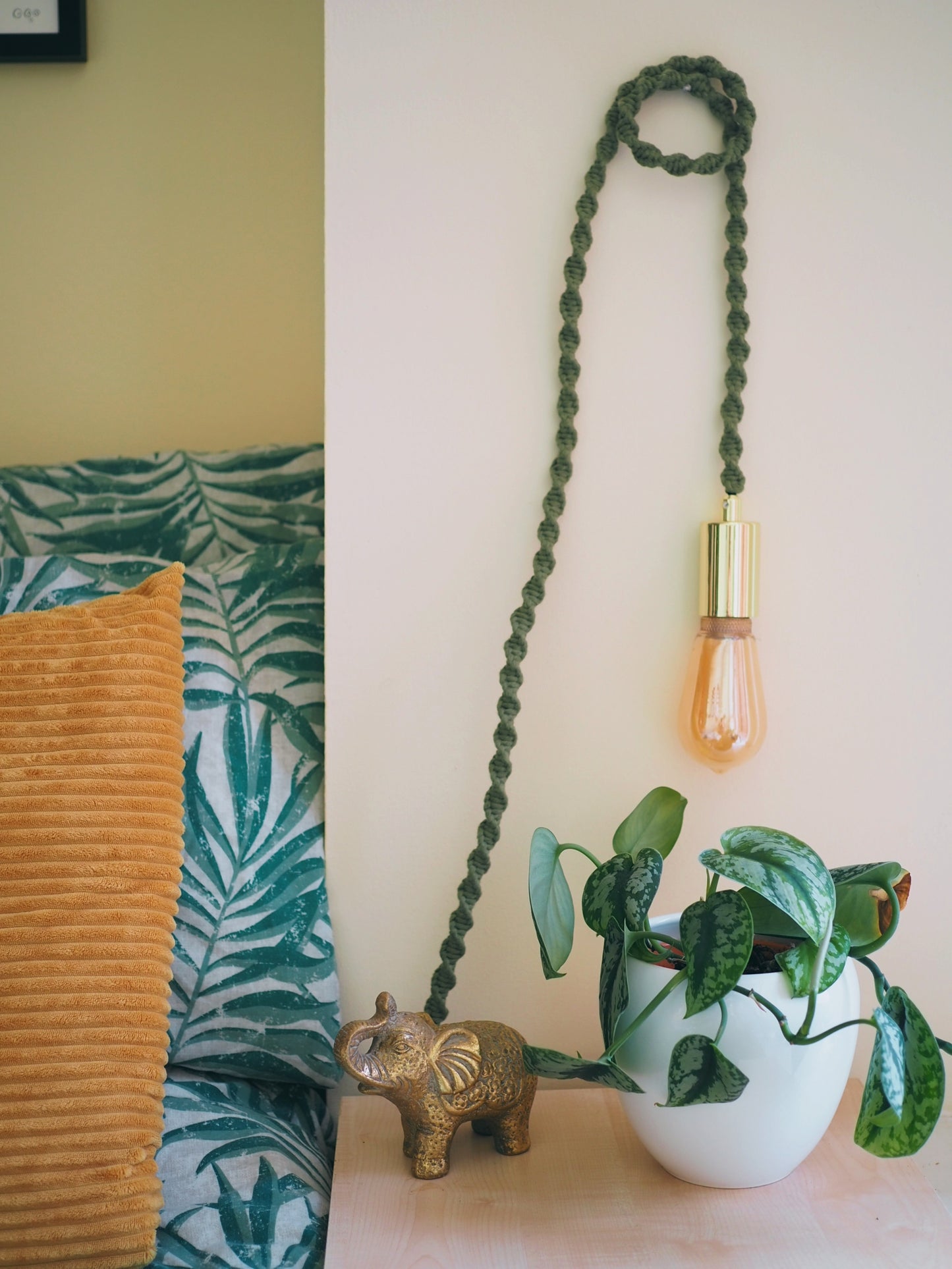 Hanging Wall Lamp with Gold Fitting and Macrame Cord